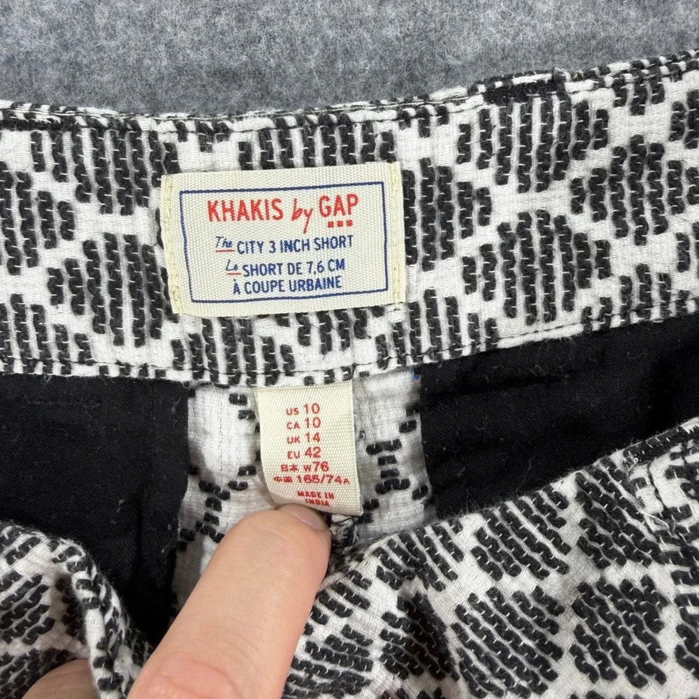 Khakis by Gap City 3 Inch Short Black White Geometric Diamond Print Womens 10